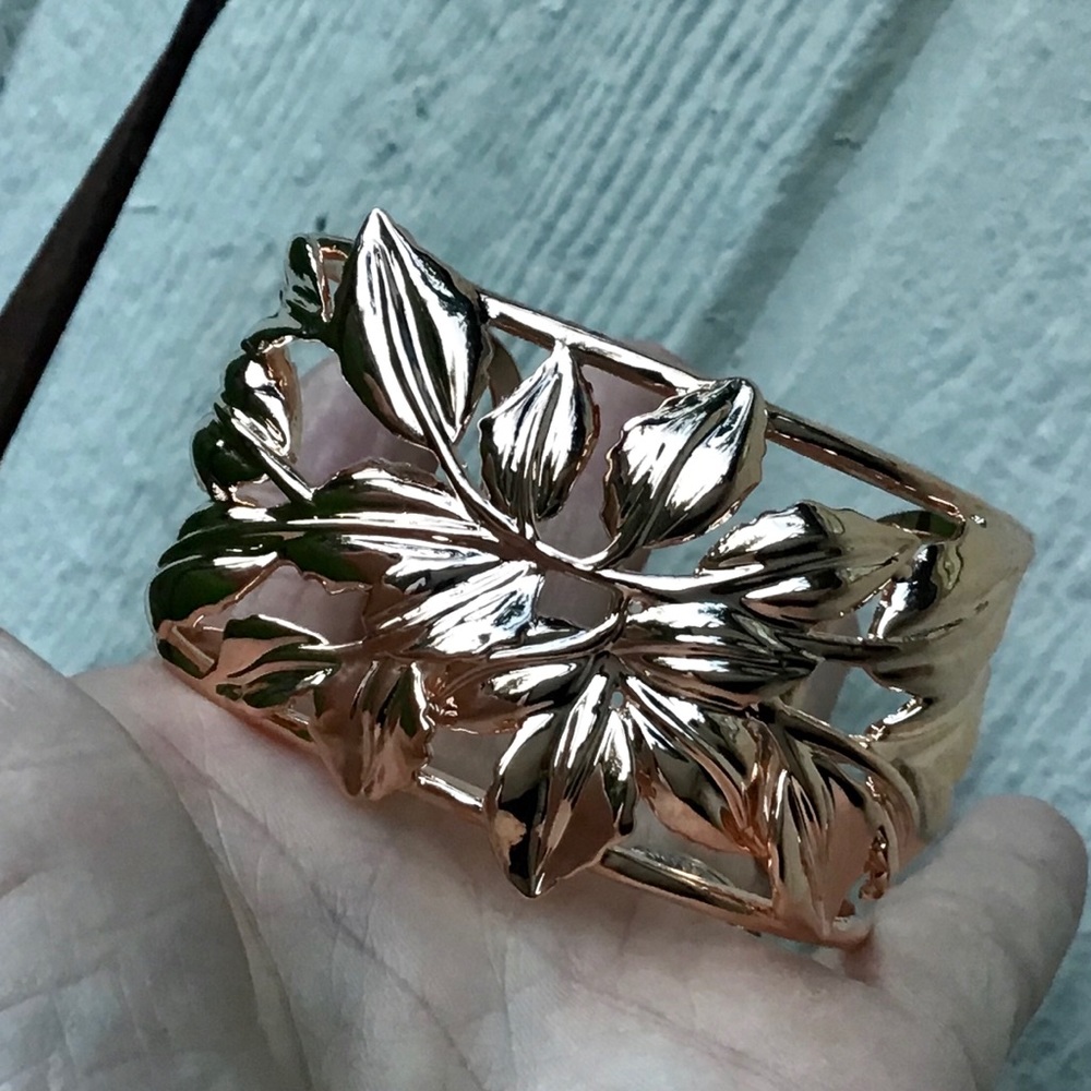 🌺SALE! NWOT- Rose Gold Bracelet
